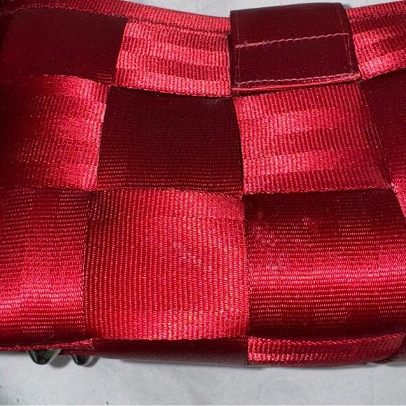 The Original Seatbelt Bag Shoulder Handbag Purse RED w/seatbelt tag - Picture 6 of 8